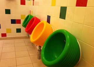 absurd_urinals_on_the_planet_15