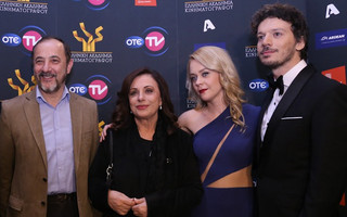 Οι παρουσιαστές της βραδιάς Γιώργος Νανούρης και Λένα Παπαληγούρα μαζί με τους Στέλιο Μάινα και Χάρις Αλεξίου