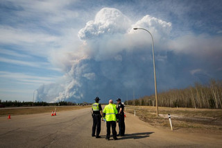 2016-05-05T001213Z_1027295996_S1BETCEUEFAA_RTRMADP_3_CANADA-WILDFIRE-FORTMCMURRAY
