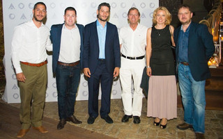 από αριστερά, Philipp Vassiliades, Neil Revera, Byron Vassiliades, Hervé Martel, Karina Szafranek-Braś, Nick Morgan από αριστερά, Philipp Vassiliades, Neil Revera, Byron Vassiliades, Hervé Martel, Karina Szafranek-Braś, Nick Morgan