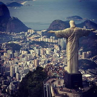allure-magazine-2016-07-02-instagrammers-guide-to-rio-christ-the-redeemer