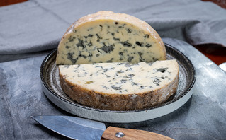Μπλε τυρί κομμένο
