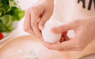ξεφλούδισμα αυγών