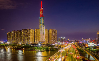 Το πολυτελές ξενοδοχείο στην κορυφή του ψηλότερου κτιρίου του Βιετνάμ