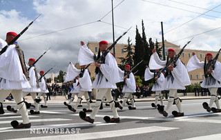 Μεγαλειώδης η στρατιωτική παρέλαση στην Αθήνα