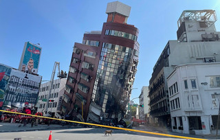 Τα τρομακτικά δευτερόλεπτα που ο σεισμός 7,5 Ρίχτερ χτυπά την Ταϊβάν