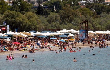 Παραλίες για όλα τα βαλάντια στην Αττική