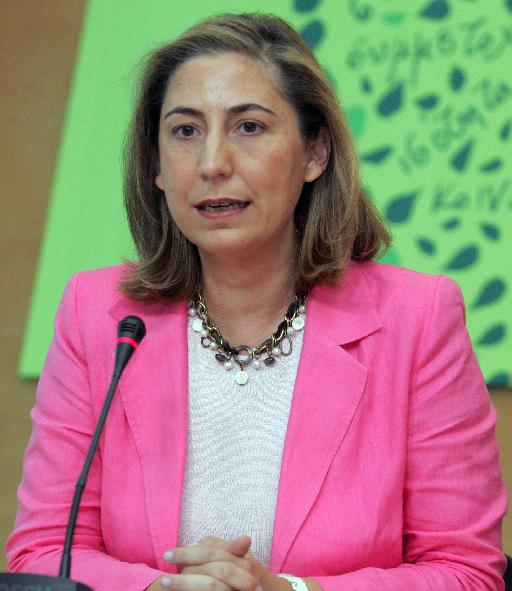Καταγγέλλει «προκλητές ελλείψεις» στα νοσοκομεία
