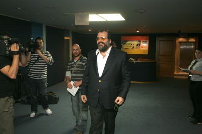 Άνοιγμα Πατέρα σε Ολυμπιακό!
