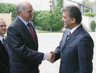 Σε θετικό κλίμα η συνάντηση Παπανδρέου – Γκιουλ