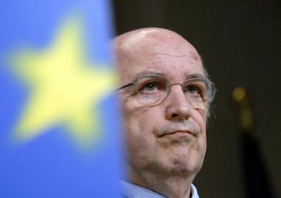 «Η Ισπανία να ζητήσει από τον EFSF να αγοράσει χρέος της»