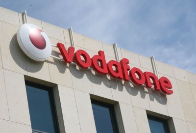 Επιβεβαιώνει τις συζητήσεις με WIND η Vodafone