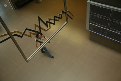 Πτωτικά, αλλά πάνω από τις 1.200 μονάδες, τα spreads