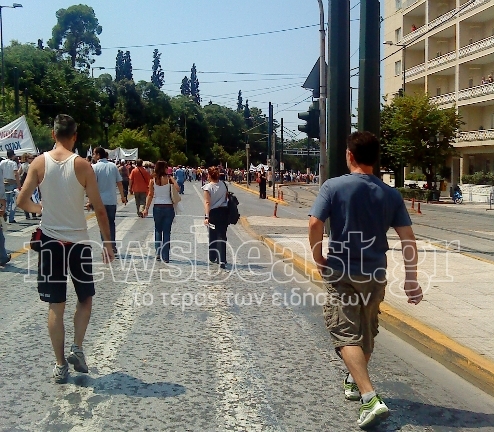 Απεργία… παραλία