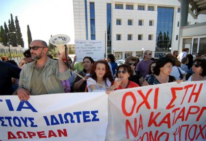 Στα χαρακώματα οι εκπαιδευτικοί του Ηρακλείου