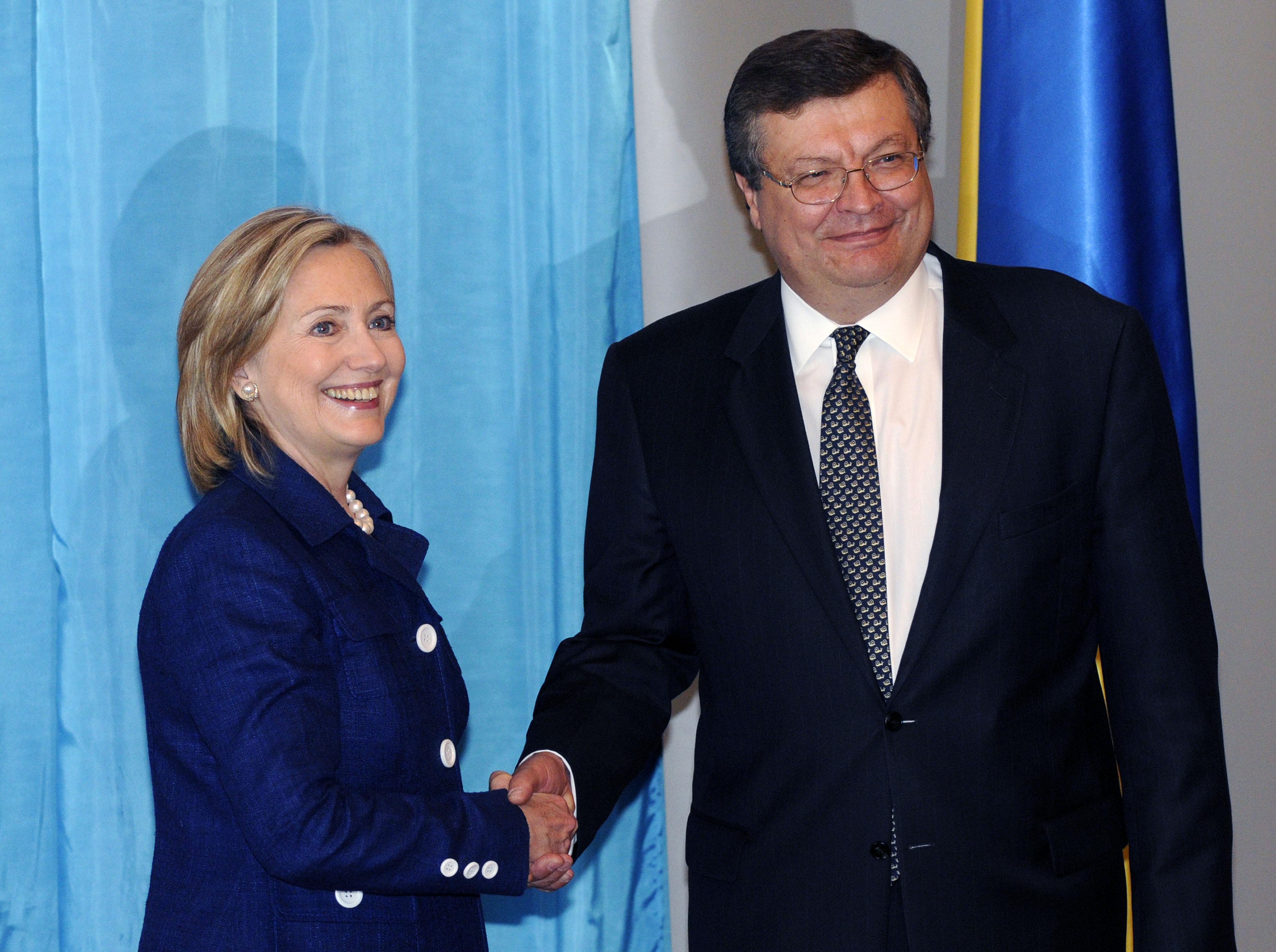 Όταν η Χίλαρι συγχώρεσε τους Ουκρανούς