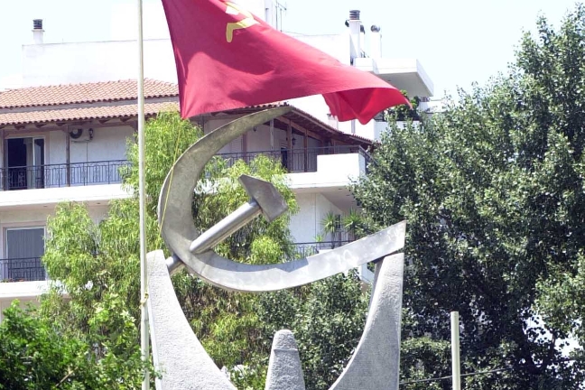 Προτάσεις νόμου για ανεργία και «χαράτσια»