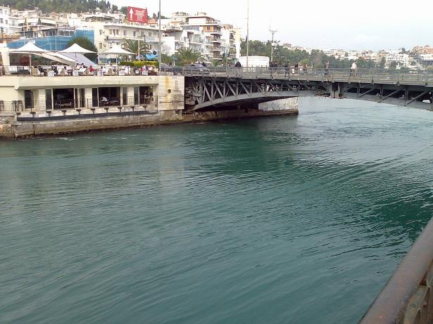 Βρέθηκε πτώμα ενός άνδρα στο λιμάνι