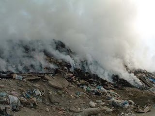 Μικρής έκτασης φωτιά σε χωματερή στη Νέα Μάκρη