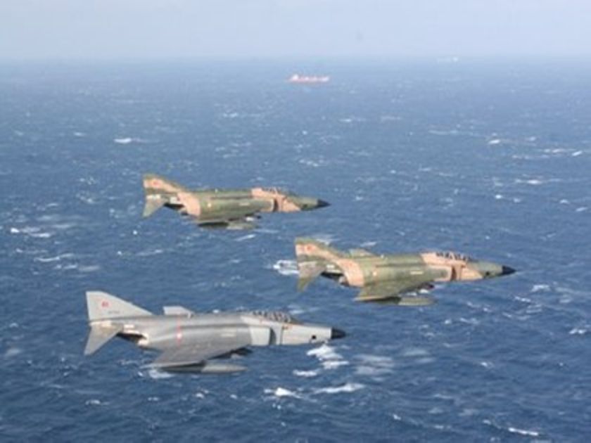 Νέες τουρκικές παραβιάσεις στο Αιγαίο