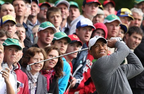 Οι stars που πήγαν να κοντράρουν τον Tiger Woods