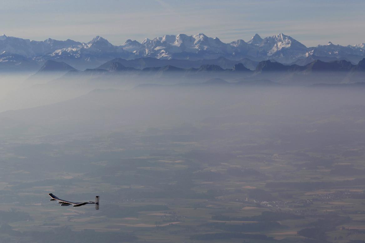 Η παρθενική πτήση του Solar Impulse