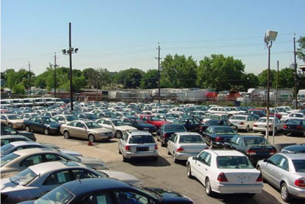 Πτώση 39,3% στις πωλήσεις αυτοκινήτων