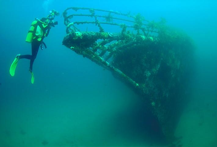 Η Greenpeace τιμά την 25η επέτειο από το σαμποτάζ του Rainbow Warrior