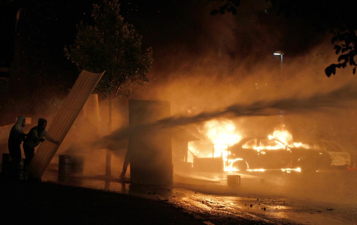 Συνεχίζονται οι ταραχές στο Μπέλφαστ