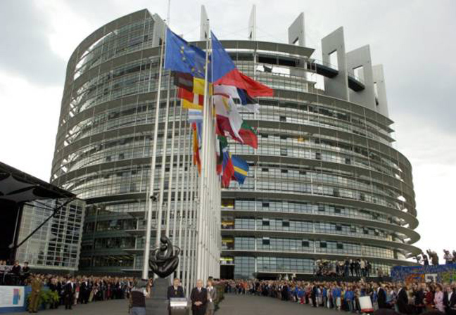 Προς συμφωνία στο Ευρωκοινοβούλιο για το έργο της τρόικας
