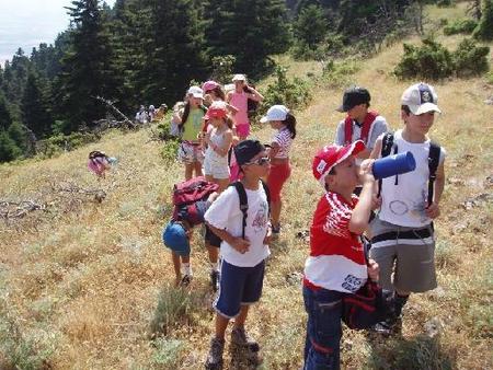 Τετρακόσιες εξήντα επτά θέσεις εργασίας ορισμένου χρόνου σε 11 κατασκηνώσεις