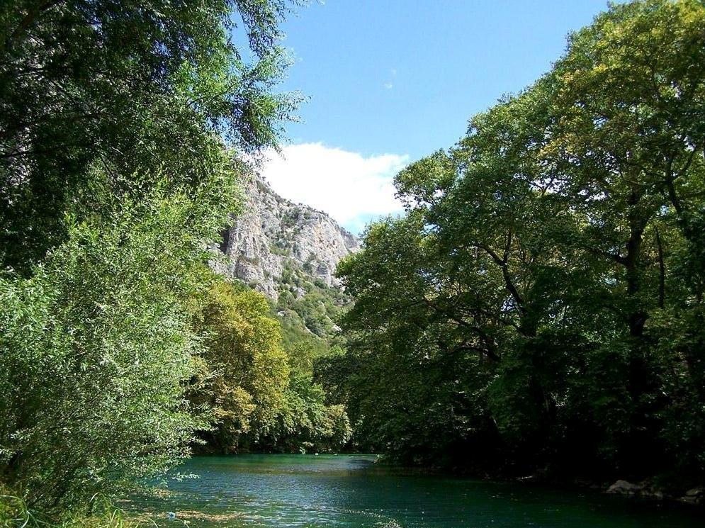 Χωματερές κατά μήκος του Πηνειού