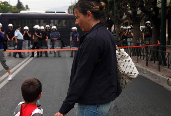 Πώς και πότε στη σύνταξη οι γυναίκες