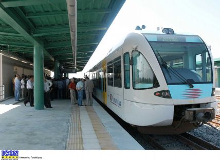 Μπλόκο στον προαστιακό από τους κατοίκους των Αγ. Θεοδώρων