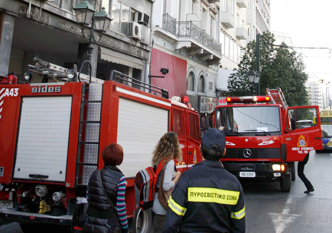 Φωτιά σε πολυκατοικία στο Παγκράτι