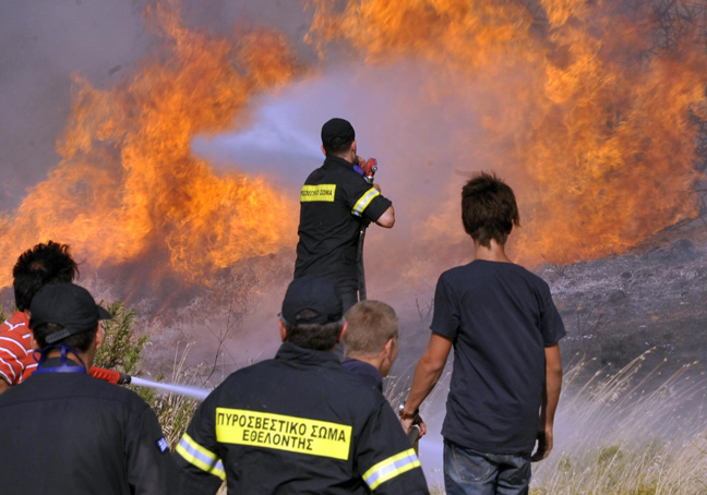 Οι πυροσβέστες δικαιούνται το επίδομα των 176 ευρώ
