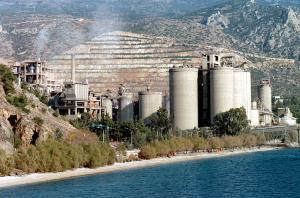Σε κρίσιμη καμπή οι τσιμεντοβιομηχανίες