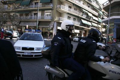 Τους έπιασαν με λαθραία τσιγάρα, καλώδια χαλκού και όπλα