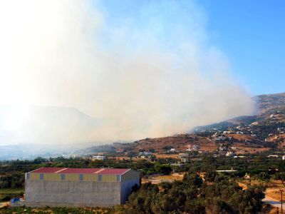 Υπό μερικό έλεγχο η φωτιά στην Κάρυστο