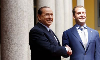 Έρχονται «πιο κοντά» Μπερλουσκόνι – Μεντβέντεφ