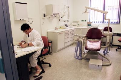 Τηλεφωνική γραμμή για πονεμένα δόντια!