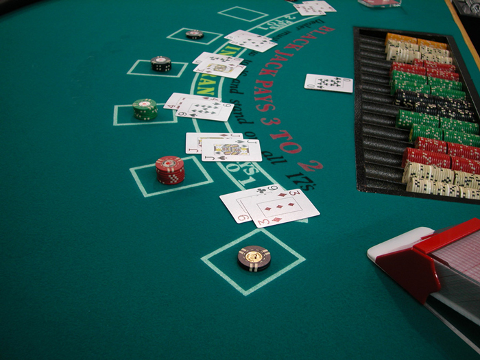 Παράνομο «μίνι καζίνο» στο Περιστέρι