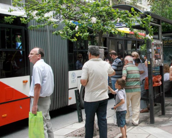 Κόβει τα μεταμεσονύχτια δρομολόγια ο ΟΑΣΘ