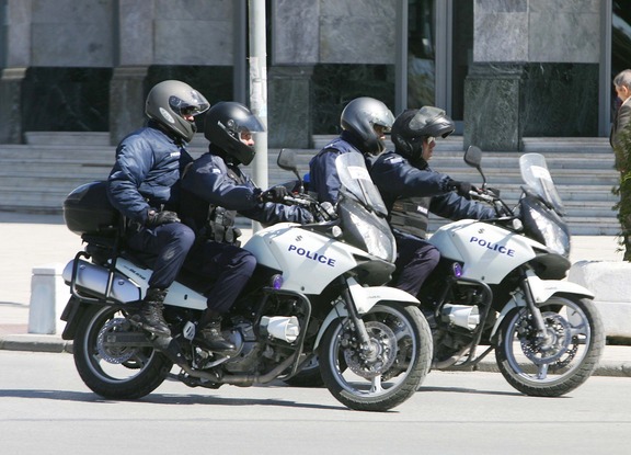 Τραυματίστηκε αστυνομικός ΔΙΑΣ από επίθεση με πέτρες