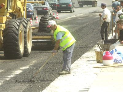 Έργα ασφαλτόστρωσης στην ΠΑΘΕ