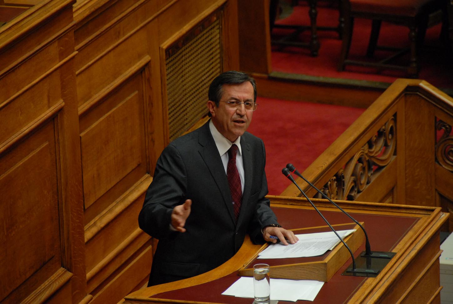 «Έλληνας βουλευτής εκτοξεύει ομοφοβικές ύβρεις»