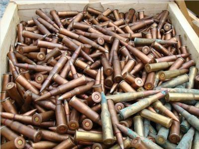 Φυσίγγια πυροβόλων όπλων σε πολυκατοικία στο Χολαργό
