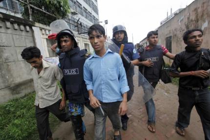 Αιματηρές απεργίες στο Μπαγκλαντές