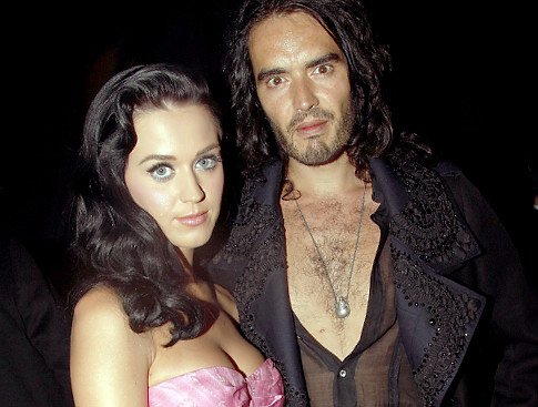 Σύννεφα στο γάμο των Katy Perry-Russell Brand