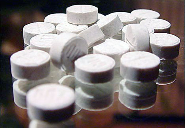 Βρήκαν 37.919 ναρκωτικά χάπια σε μάντρα